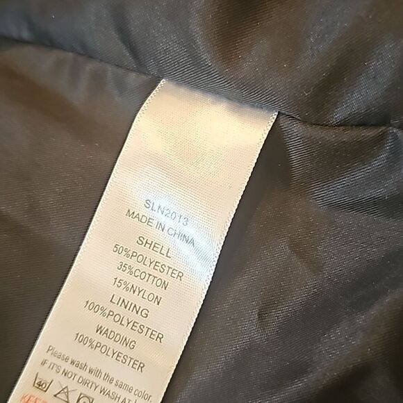 Boys tan hooded puffer jacket size 5/6 - Picture 9 of 13